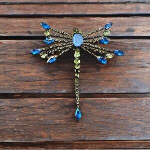 Vintage Avon Blue Rhinestone Dragonfly Brooch Figural Pin w/ Box
